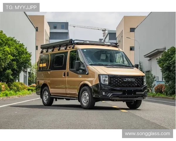 10几万小房车推荐--2025款福顺短轴中顶的小蜜蜂B520